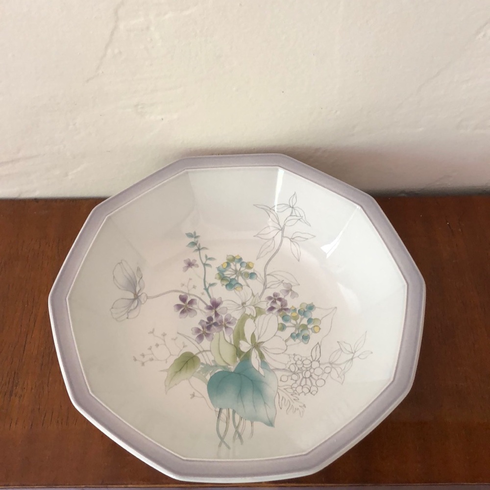 Mikasa Botany Nature’s Garden serving bowl